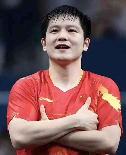 B体育下载-淡出国乒，签下9个代言，樊振东赚到多少代言费？名宿：若直播必上亿|乒乓球|世界排名|商业价值|阿萨尔|安东尼_新浪体育_新浪新闻