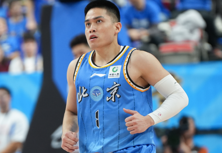 B体育-锁定季后赛！北京狂轰22-0逆转同曦 陈盈骏26+10郭昊文30分